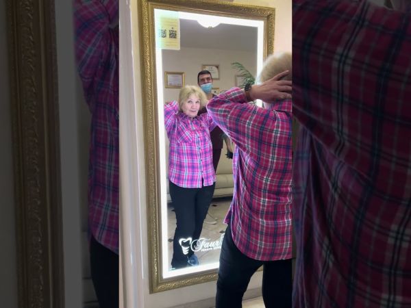 Oglinda i-a arătat ce simțea deja: e începutul unei vieți noi.